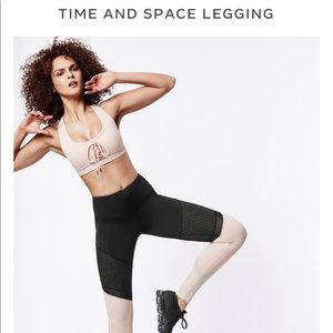 Carbon 38 - Brand New Leggings (Never Worn)